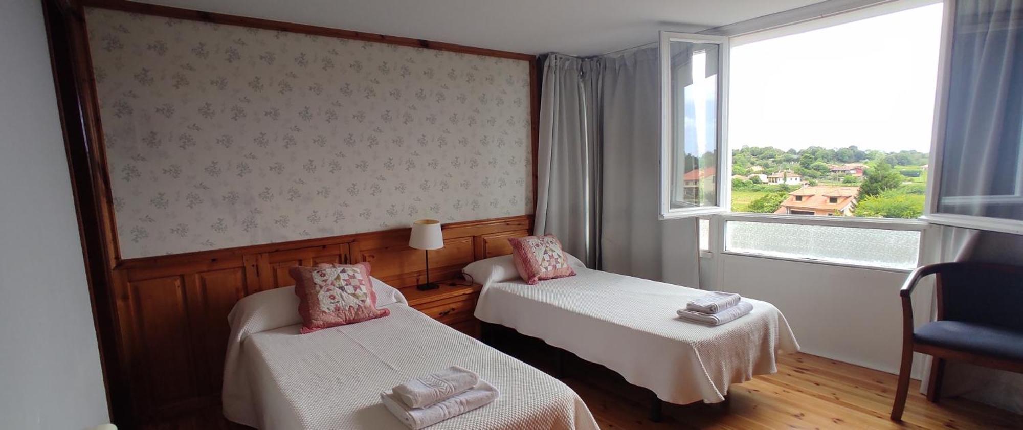 Apartamentos El Jornu ยาเนส ภายนอก รูปภาพ